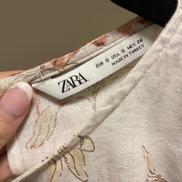 Flowery short sleeve blouse - Picture 3 of 3